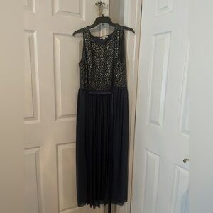 Elegant Navy and gold formal dress, size 2X